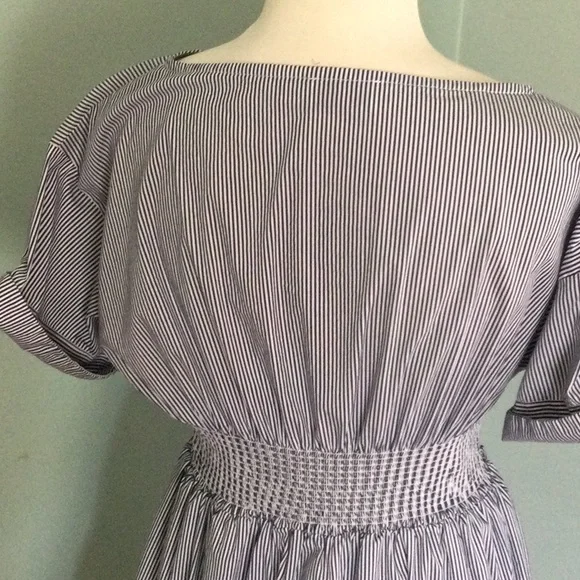 Vineyard Vines Blue and White Striped Dress - Picture 9 of 13